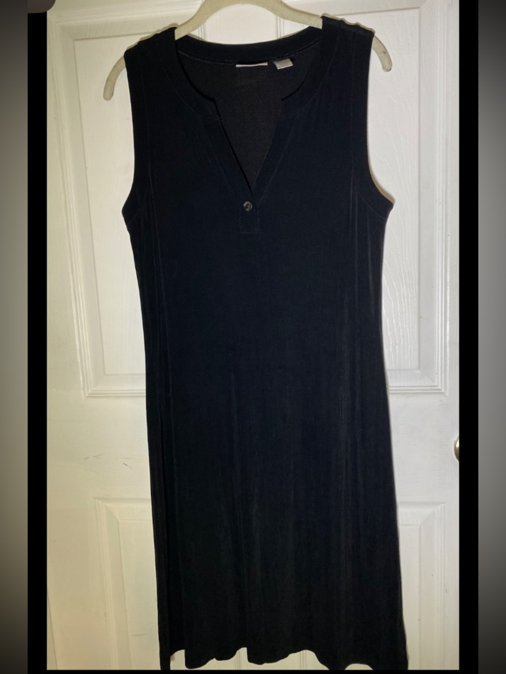CHICO'S TRAVELERS Sleeveless V-Neck Stretchy Knee Length Black Dress sz 2